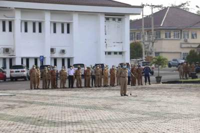 Sekda Pimpin Apel Gabungan di Lingkungan Pemerintah Kabupaten OKU